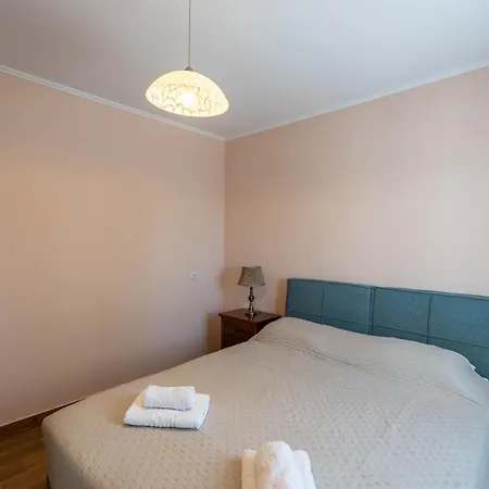 Artemis Traditional House * Valeriános