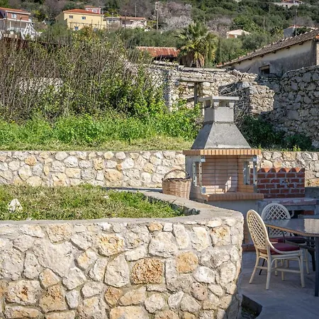 Artemis Traditional House Casa vacanze