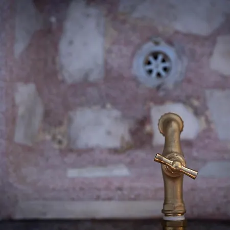 Artemis Traditional House Holiday home *