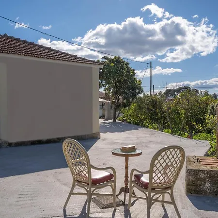 Holiday home Artemis Traditional House Valerianos