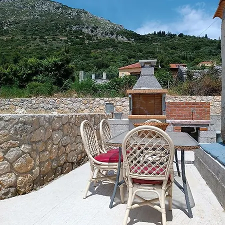 Artemis Traditional House Holiday home